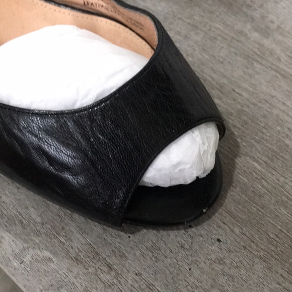 Town Shoes - Picture 3 of 6